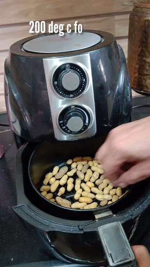 How to airfry raw peanuts? #airfryerlove #airfryerlovers😍 #airfryer #airfryerrecipes #healthyfood #airfrying #reelgram #airfryerreels #airfriedfood #foodairfryer #ravneetbhalla | Ravneet Bhalla