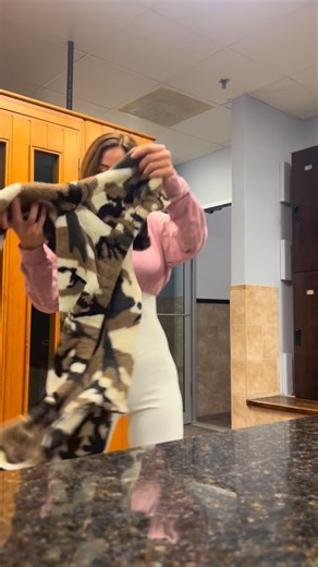 Sherry Lynn Whelan on Instagram: "Be yourself, everyone else is taken ❤️ I am who I am. I can’t hide it. I’ve tried to tamp it down. It doesn’t work. It comes out even more 🙏❤️💪 #fyp #faith #bodybuilding #selflove"