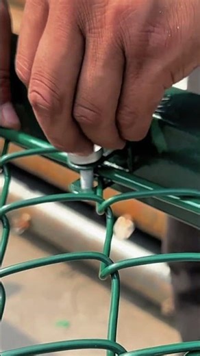 Mastering Chain-Link Fence Installation: The Pro Secret 🛠️