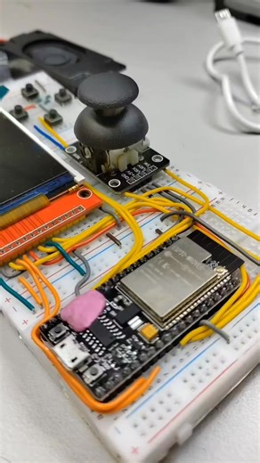 DIY game console with esp32 PART1 - display, microcontoller plus control panel assembly. Interesting. Wanna built one? 🔥 Top 6 ESP32 eBooks for $20 https://ebokify.com/top-6-esp32-ebooks #gameconsole #diy #coding #robotics #game #STEM #stemgame #esp32 #stem #stemeducation #roboticsclass #codingclass #gameboy | Ebokify