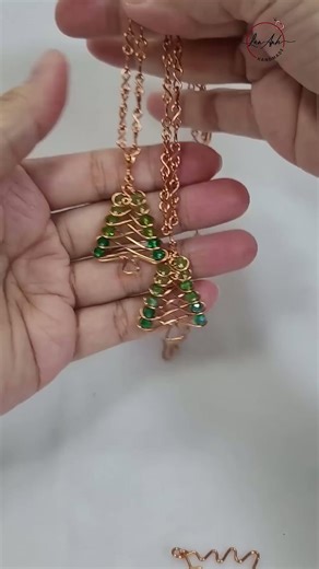 Simple jewelry for the holiday | Christmas tree pendant with wire and beads 1079 #shortsvideo