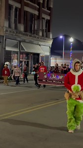 Our Mount Vernon Marching Wildcats had an amazing performance in the Christmas parade this past weekend under the direction of the Awesome Noal Bryant Mclimore (on the scooter)! | Mt. Vernon High School