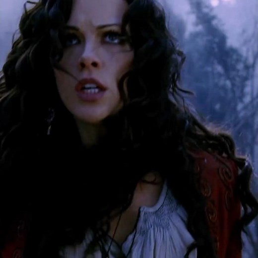 🧛‍♂️⚔️ VAN HELSING (2004) 🐺🌕 Classic monsters + non-stop action? #HughJackman #Dracula