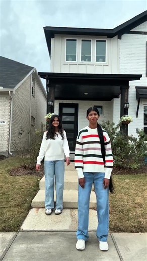 Nivedha S on Instagram: "Yen Chella Peru Apple #trendingreels #fyp #viral #like #dancer"