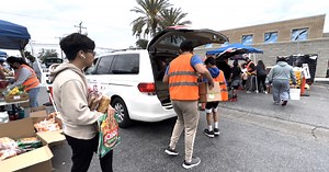Drive-thru food pantry feeds thousands in California food desert