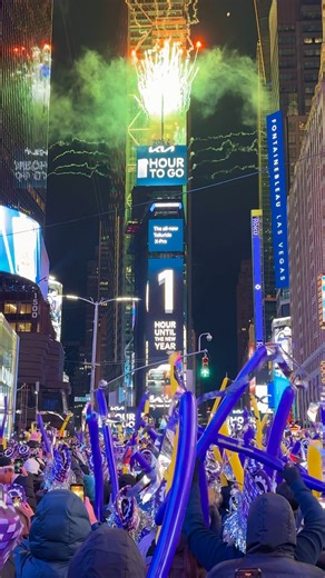 One hour till 2026! Times Square, New York City | New York City Kopp