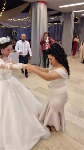 Joyful Wedding Reception Dance Moments