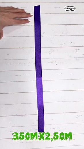 How to Make a Bow, Quick and Easy, Tutorial 🎀 #shorts