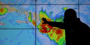 Huracán "Marco" y tormenta tropical "Laura" amenazan las costas de Estados Unidos
