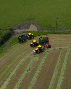 Get cut through. The #JCB Fastrac iCON makes light work of cutting and carting grass. | JCB Agriculture