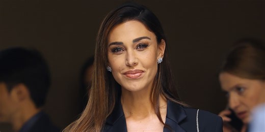 La tuta nera aderente di Belen Rodriguez da sfoggiare ai party serali dell'Estate 2023