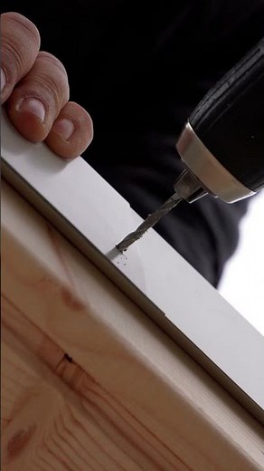 Installazione Veloce: Grondaia e Lamiera Grecata Fai-Da-Te su Casetta in Legno! #diy #homegarden