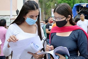 CBSE Class 10 Term-1 Exam: पहली बार एमसीक्यू फॉर्मेट में दी परीक्षा, जानिए क्या है छात्रों की प्रतिक्रिया