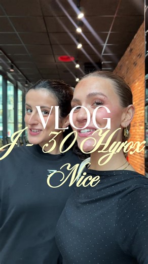 J-30 avant l’hyrox de Nice ☀️ Full tenue @Prozis_official pour moi, très confort et surtout trop belle Mon petit gloss Juicy Bomb que j’adore de chez @essence.cosmetics Et évidemment ma gym partener préférée @Valkylili 🌸 💗 Des bisouuus 🪩 #vlog #gympartner #hyrox #fyp #fitnessmotivaton