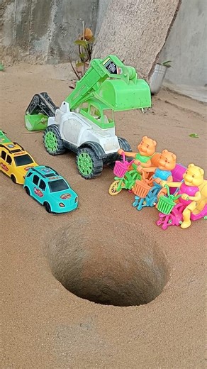 sky blue car yellow car in pit tractor pushing #shorts #shortvideos #viral #jcb #jcbvideo