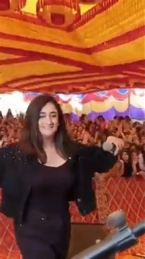 Nimra Mehra|| hindi song| dancing| nimra mehra live performance #viral #shorts