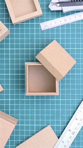 Itoshige Studio | 📦 Wondering what to do with the cardboard you have at home? In this video, you’ll learn how to make the same mini gift box using three... | Instagram