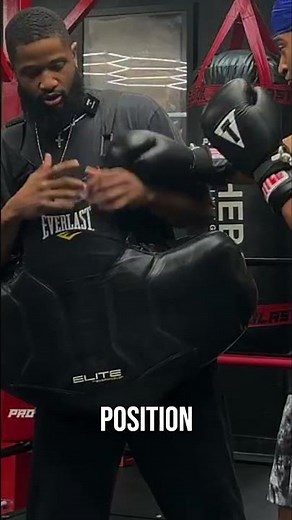 Boxing Trainer's Guide: Master Punching Techniques in Seconds!