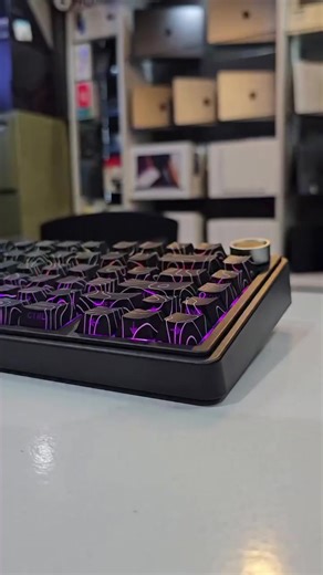 300ghc call me 0552071854 Aula F75 Black Line Mechanical Keyboard 75% Compact Layout Triple Mode: 2.4 GHz , Bluetooth and wires USB-C Hot Swappable Switches Reaper Switch RGB Backlit with multiple effects and customization via