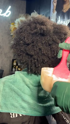 23 reactions · 7 comments | New season, new shade. Cinnamon brown is sooo fitting 癩癩 December calendar is available ✨✨ To Book the look: text 757-232-9564 or use link in bio for a color consultation #757hairstylist #757sewins #dmvhairstylist #traditionalsewins #vabeachhairstylist #hamptonhairstylist #richmondhairstylist #suffolkhairstylist #norfolkhairstylist #757silkpress | Bri Andrews | Facebook