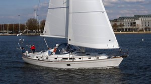 470 Center Cockpit - Passport Yachts