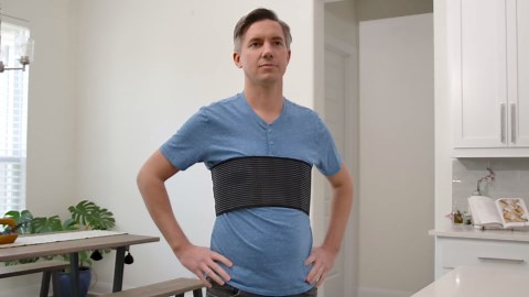 Rib Brace Rib Wrap | Chest Binder to Reduce Pain | Chest Compression Support Belt l Help Muscle Injuries, Bruised Ribs | Breathable Wrap Brace for Costochondritis Pain Relief Fits Women Men (Large/XL - BLack - 44 Inch)