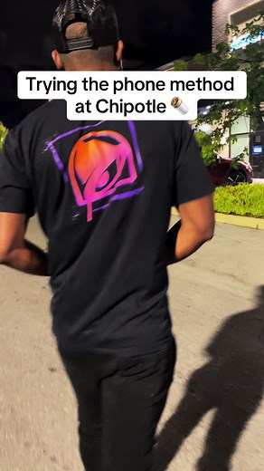Trying the Phone Method at Chipotle 🌯 | Chipotle Bowl Portion Sizes