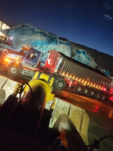 John D Osborne Trucking A little good morning salute. Radio already stays busy enough. 🫡 #WesternStar #FiveAndThree #GravelTrain #Mining