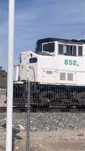 Metrolink M220 heading to LA Union Station with two tap horn and F59 trailing on 4/16/26