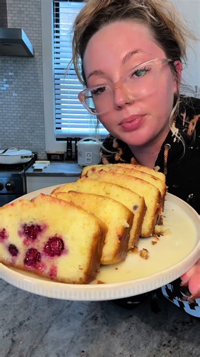 I’m going to show you guys how to make homemade lemon and blackberry loaf with a lemon buttercream glaze 🤤🤤🤤 recipe is at the end ✨🍋 Bake at 350 for 55-65 minutes or until your toothpick comes out clean