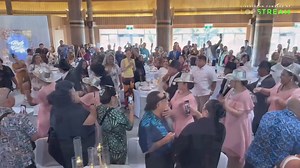Stepping into the spotlight like royalty with Mr & Mrs Iakopo fabulous bridal party to Beyoncé’s newest smash hit, ‘TEXAS HOLD ‘EM 💃✨ Livestream | @lopstream Photography | @emmamarshallphotography Decor | @lnteventsdecoration Wedding cake | @sweetbitesnz Dj | @djinoa Car | @modified_aces_crew Table favours | @thekokosamoa Hair MUA | @tilomais_house_of_beauty Music track | @beyonce #texasholdem #beyonce #aucklandweddings | LOP STREAM