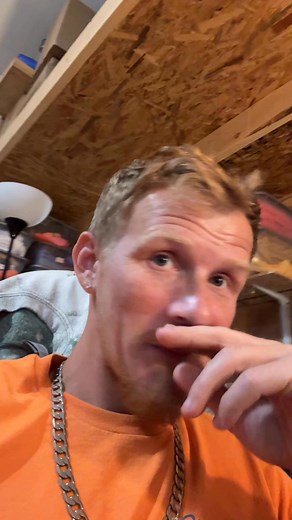 Hit us up because apparently we dye chicken around here too 🐓😂#fypシ゚viralシfypシ゚viralシalシ #videoviralシ #fypageシ #flypシ #facebookviral #digitalcreator #fb #chickenwings #chicken #silkieschickens #foryoupagereels #funny #funnymemes | Floyd Sargent