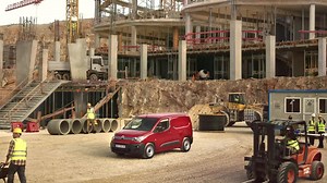 International Van of the Year 2019. Extenso® Cab with 3 seats. Up to 1-tonne payload. 20 driving aids with Surround Rear Vision. | Citroën