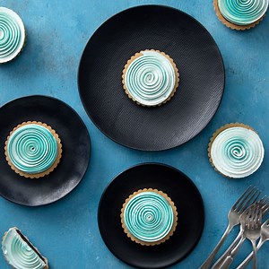 6.5M views · 365 reactions | You don't need a bakery to look like a pro! 8 pastry chef hacks, revealed. | Tastemade | Facebook