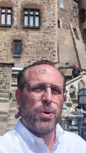 🏰 Märchen oder Campus? Das hier sieht aus wie ein Schloss – ist aber eine echte Hochschule! ➡️ Die Hochschule Harz zählt zu den schönsten Unis Deutschlands 🏞️ ✔️ kleine Gruppen statt Massenuni ✔️ persönliche Betreuung ✔️ familiärer Campus mit echter Community ✔️ Studierende, die füreinander da sind – UND wild feiern 😎 🎓 Studiengänge: u.a. Wirtschaftspsychologie, Marketingmanagement, Tourismus, Medieninformatik oder Wirtschaftsingenieurwesen – mit echten Chancen. 💡 Mehr Infos? Klick auf den 