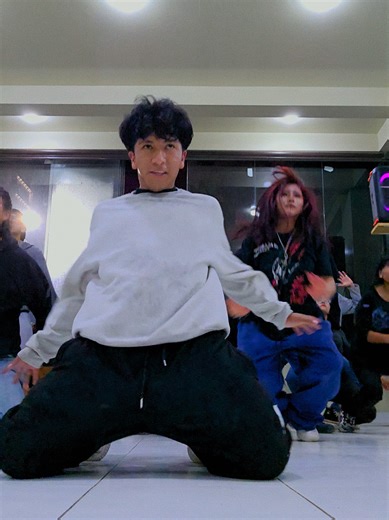 Obviamente la teníamos que hacer, tremenda Coreo 🔥✨️ 🧠:@Jose Acosta #pasiónyarte #oruro_bolivia🇧🇴 #perdoname #reguetonantiguo