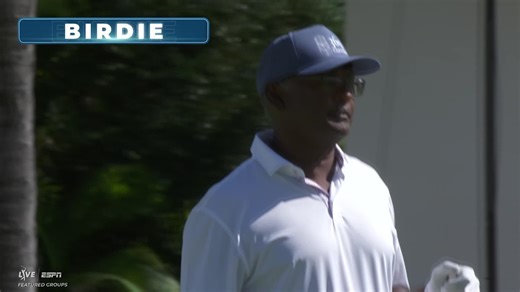 Vijay Singh sinks a 29-foot birdie putt on No. 16 at Sony Open
