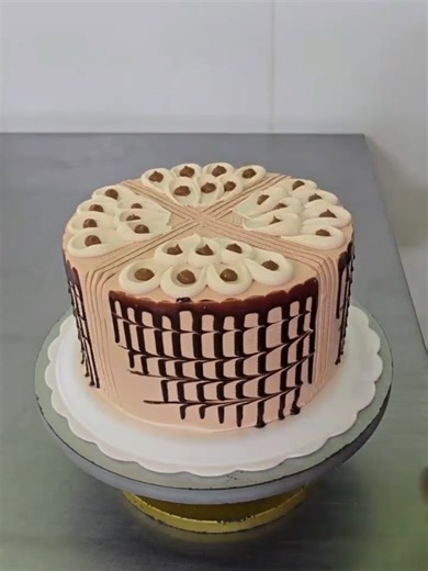 Technique Décoration cake #tutorial #tik_tok #popular #fyp #makeup