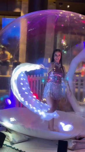 #balloon girl dancing 3