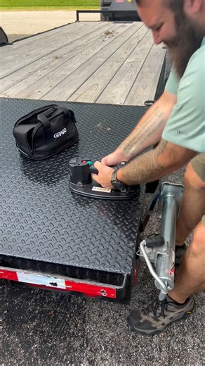 41K views · 1.7K reactions | The @grabo.tools holds to pretty much anything. Even rough surfaces  | Tools in Action | Facebook