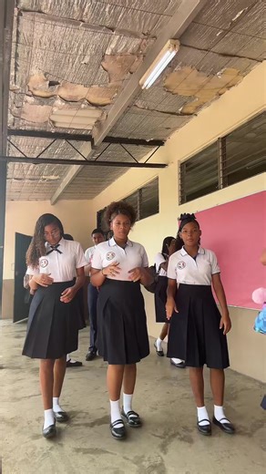 Videos de Distrito__10C (@distrito10c10) con “sonido original - Distrito__10C”