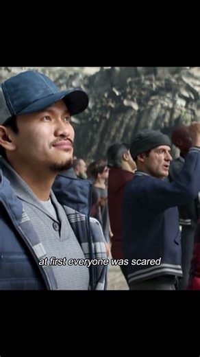 A giant 100 meters tall suddenly appeared on the beach. #movie