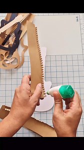 🎁Nueva plantilla de regalo 🎁 en formato PDF, Studio y SVG archivo de regalo fácil de armar. www.paolaunidesigns.com también buscando Paolaunidesigns en https://www.creativefabrica.com/ref/3099883/ Por favor no regale, ni revenda los archivos, puede compartir los sitios web para que otras personas los descarguen, Por favor comparte el post en los grupos que te permitan 💞 Para compra de otros archivos utiliza el cupón 25paolauni para un 25% de descuento Materiales recomendados de Amazon https:/