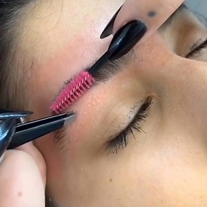 733K views · 9.9K reactions | SUPER snatched eyebrows are what we live for!  By @torylynnbrows IG: https://bit.ly/2RXpL7V | Beauty Studio | Facebook