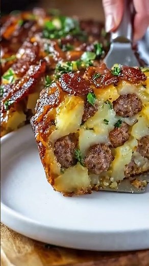 The ultimate crispy bacon & stuffed potato loaf bake 🤤 #cooking
