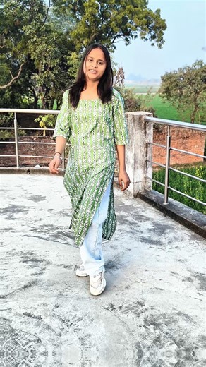 Thandi Thandi Pawan Chali Tan Man Me Hi Aag Lage..!! #viralvideo #trendingshorts #ytshortsvideo