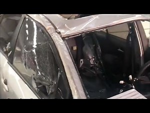 Toyota Car Rollover Accident Repair: Restoring Safety and Performance！