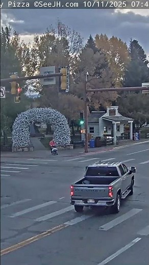 SeeJH.ai: Overcast Sunrise at Broadway Town Square - Oct 11, 2025 #JacksonHole #Timelapse