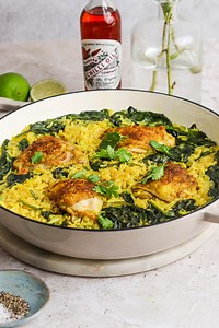 Golden goodness, immune support and serious flavour 🍝✨ This Creamy Turmeric Chicken Rice Skillet recipe is packed with winter wellness ingredients - like antioxidant-rich turmeric, fresh ginger, and immune-loving garlic. It’s cosy, nourishing, and comes together in one pan. Here’s how to make it: You’ll need: 🐔 4 chicken thighs 🥥 1 tbsp FtN Coconut Oil 🧅 1 onion, diced 🧄 2 cloves garlic, minced 🫚 1 tbsp ginger, minced 🌿 1 tsp Kalyan Turmeric 🌶 ½ tsp paprika ½ tsp ground coriander 🍚 1 cu