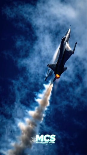 Pakistan's Insane Jet Formation Flyby